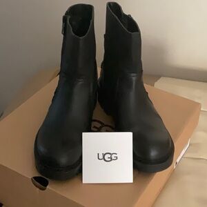 NWOT UGG boots